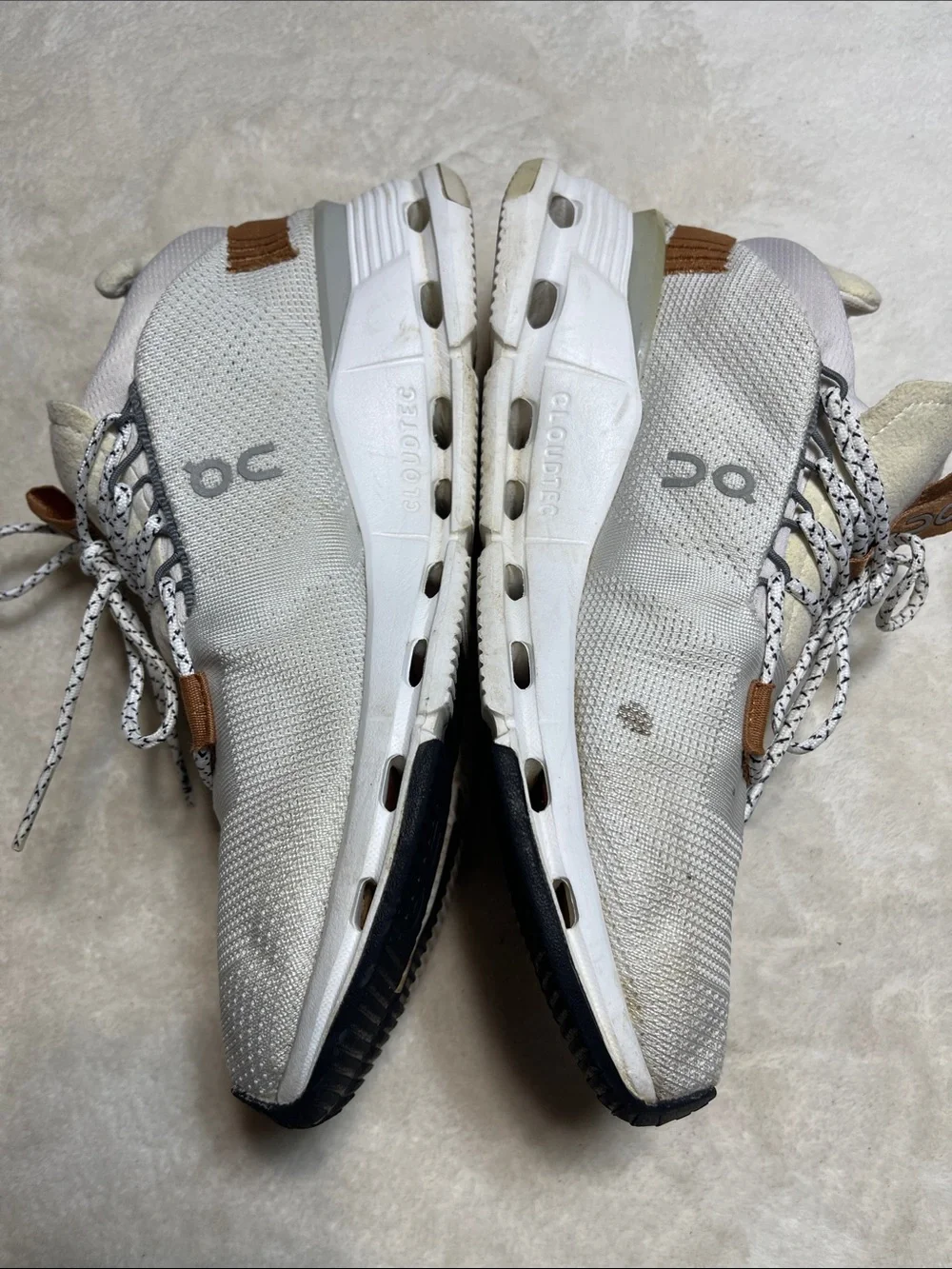 On Running Men's Sneakers in white and Tan Accents Size 9.5